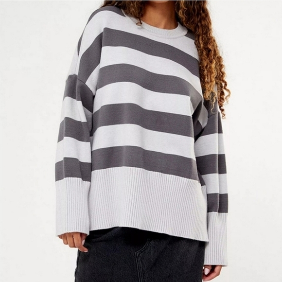 Pacsun Kendall & Kylie Evvie Gray Striped Ribbed Knit Fall Oversized Sweater - Picture 1 of 7